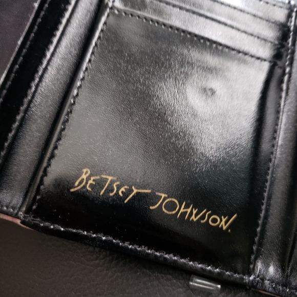 NWOT Betsey Johnson Wallet - Picture 4 of 6